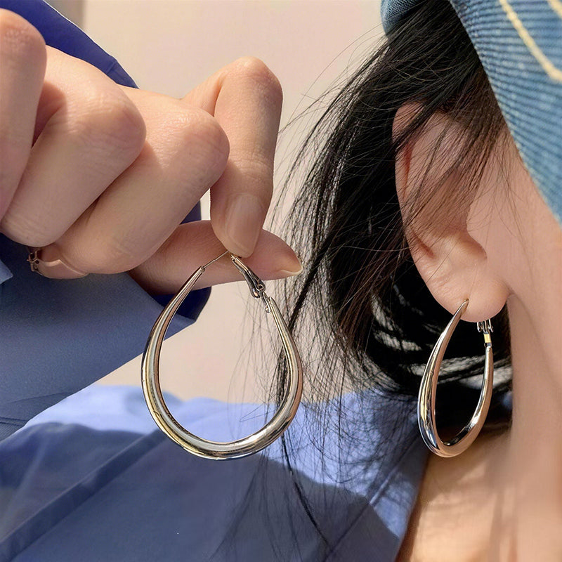 Orecchini a Cerchio Grandi Audaci con Perno d'Argento per Donna, Lusso Leggero, Effetto Sottile per Viso Rotondo, Design Irregolare
