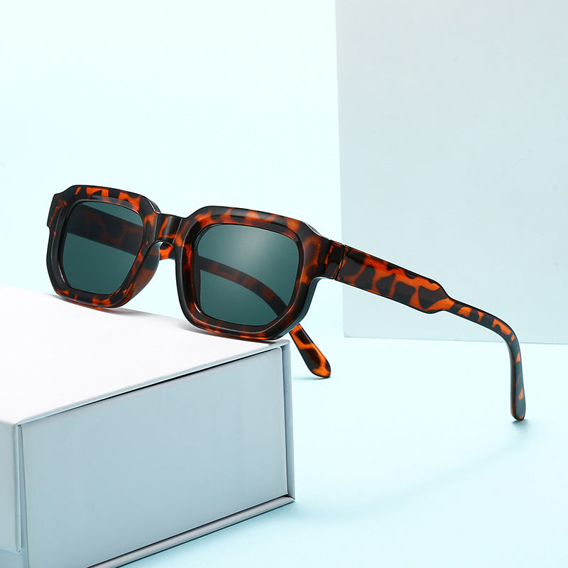 Occhiali da sole unisex con montatura spessa e quadrata