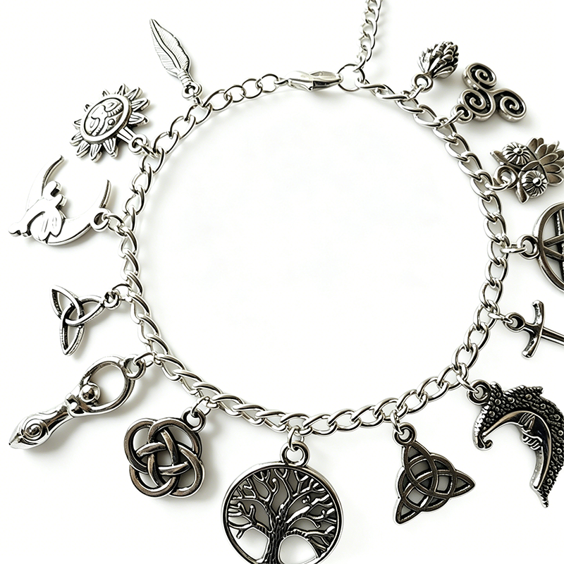 📿 SCONTO DEL 50% A TEMPO LIMITATO! ✨ Braccialetto vintage con ciondoli pagani – Simboli spirituali, argento antico, stile bohémien 🌙