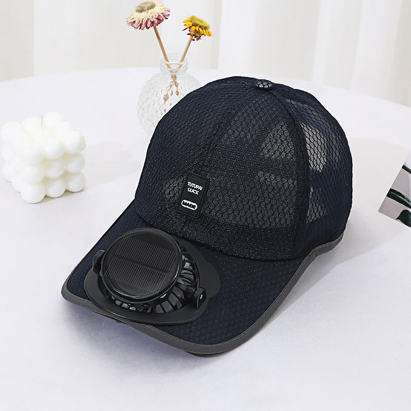Cappellino con ventola alimentata a energia sola