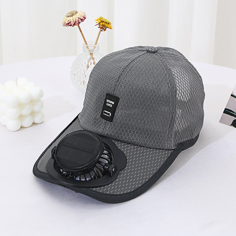 Cappellino con ventola alimentata a energia sola