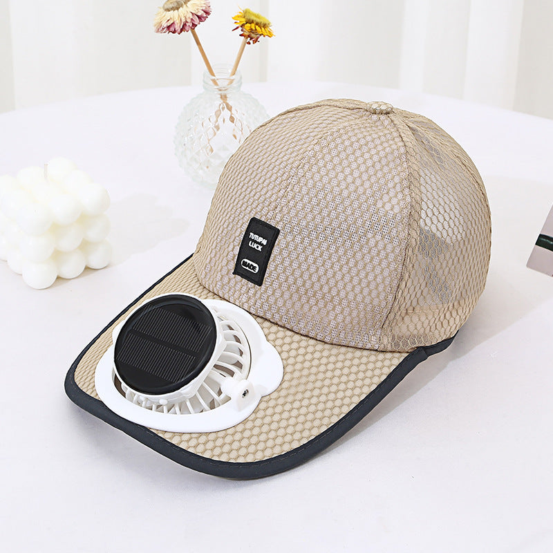 Cappellino con ventola alimentata a energia sola
