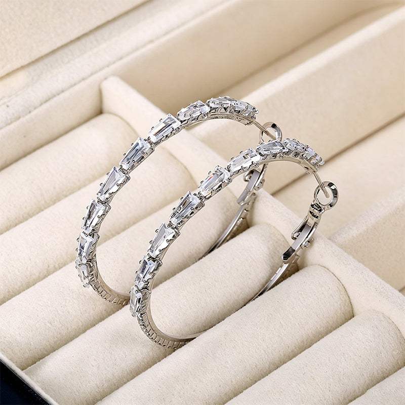 Orecchini a Cerchio Grandi Audaci con Perno d'Argento per Donna, Lusso Leggero, Effetto Sottile per Viso Rotondo, Design Irregolare