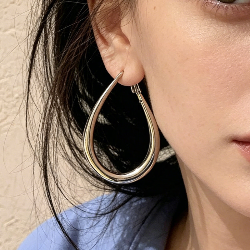 Orecchini a Cerchio Grandi Audaci con Perno d'Argento per Donna, Lusso Leggero, Effetto Sottile per Viso Rotondo, Design Irregolare