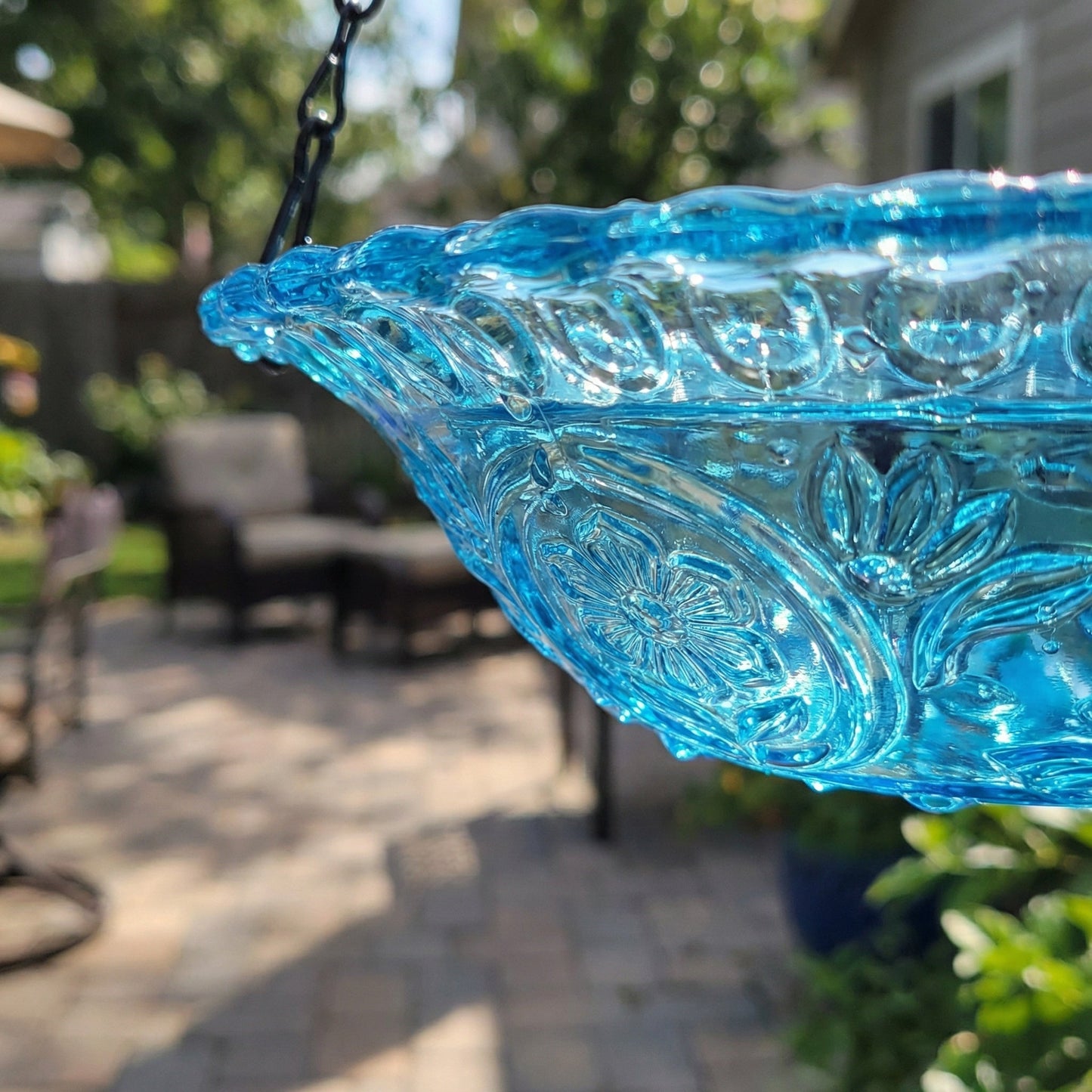 Solar Cascade vaschetta per uccelli sospesa con fontana