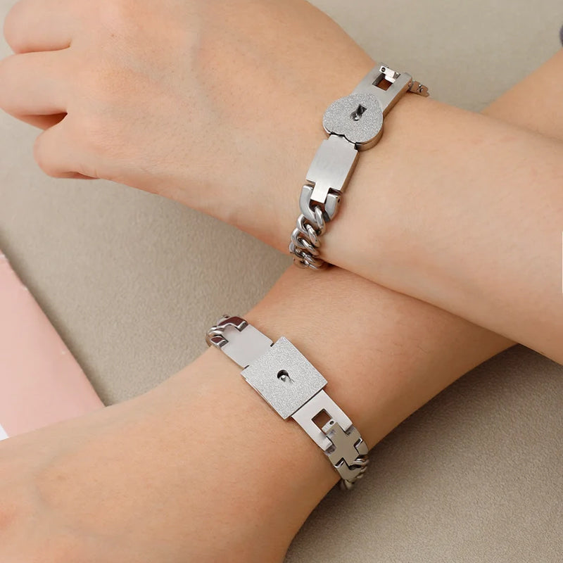 Bracciale di coppia con lucchetto a forma di cuore