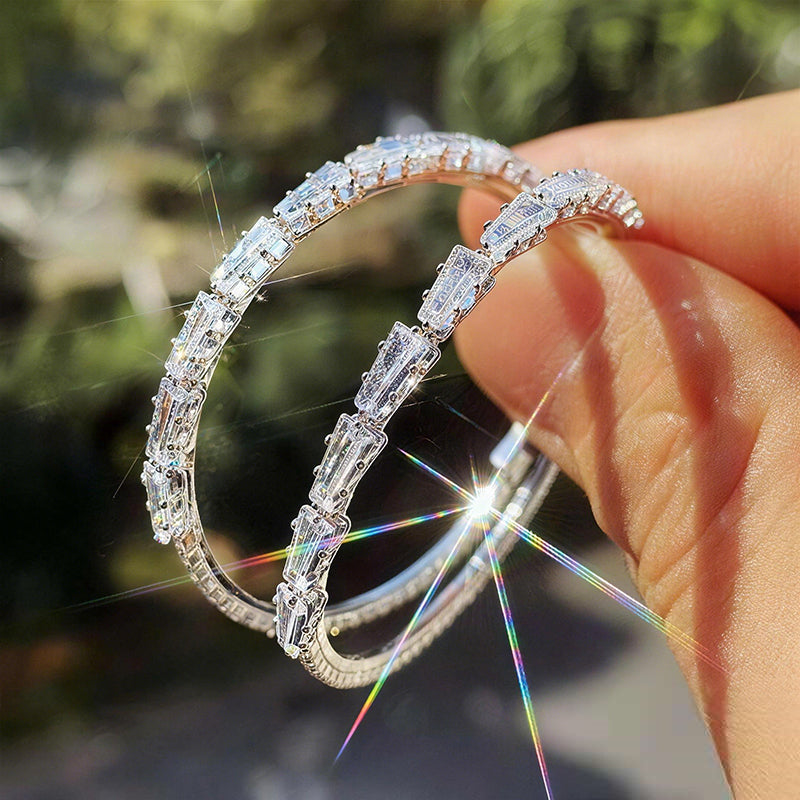 Orecchini a Cerchio Grandi Audaci con Perno d'Argento per Donna, Lusso Leggero, Effetto Sottile per Viso Rotondo, Design Irregolare