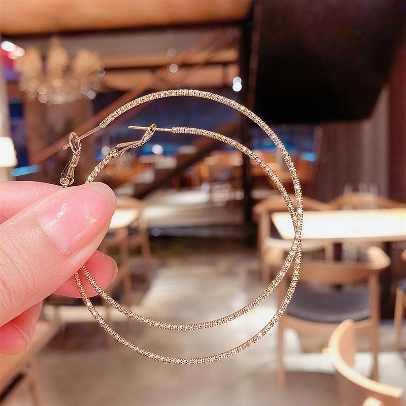 Orecchini a Cerchio Grandi Audaci con Perno d'Argento per Donna, Lusso Leggero, Effetto Sottile per Viso Rotondo, Design Irregolare