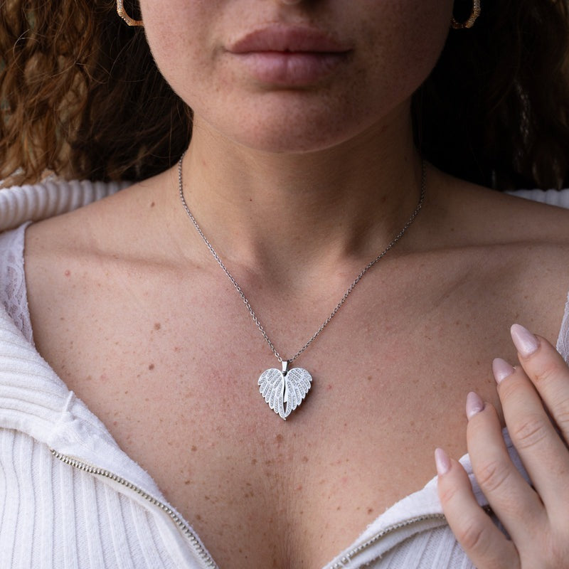Collana personalizzata con nome e cuore a forma di pesca per San Valentino, per donna