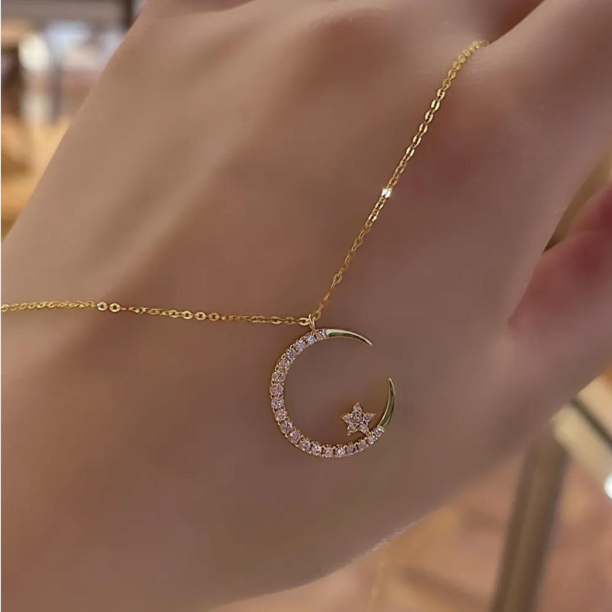 Collana con stella e luna in zircone super lucido e squisito