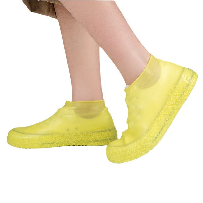 Basta con le scarpe da ginnastica bagnate! Coprasole per la pioggia — Antiscivolo e ripiegabili nella borsa 🌧️
