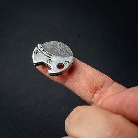 Mini apribottiglie compatto in titanio e taglierino EDC