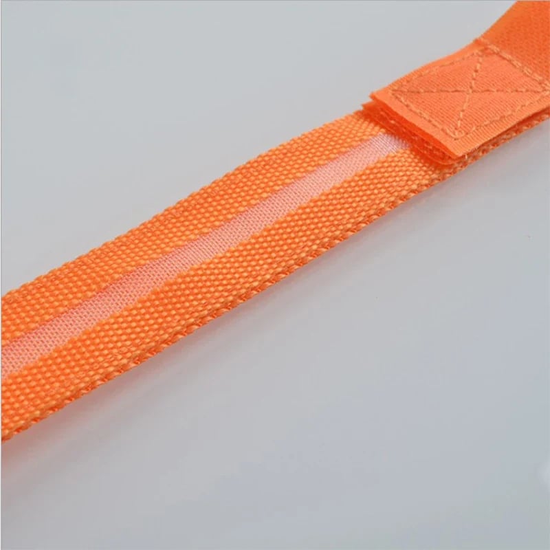 🐎 Cinghie LED per zampe di cavallo – Confezione da 4 | Luci di sicurezza ricaricabili per l'equitazione notturna | Chiusura in velcro regolabile adatta a cavalli di tutte le taglie ✨