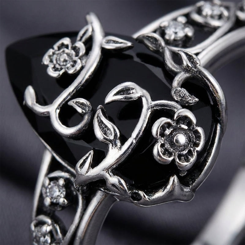 💎 ANELLO VINTAGE BOHEMIEN! 💎 Motivo floreale a rampicante, gemma nera a goccia e dettagli scintillanti per un'eleganza senza tempo✨