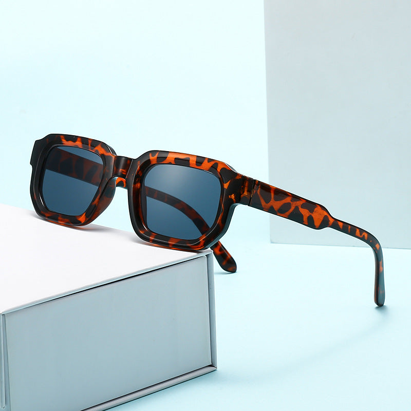 Occhiali da sole unisex con montatura spessa e quadrata